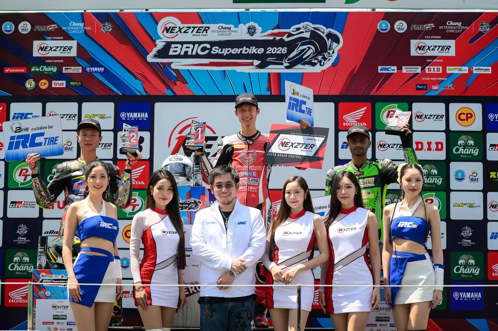 国辉磨包赞助车手：周盛俊杰#98（中国）斩获泰国2026 BRIC ROUND 1  300CC ST2组别冠军，倪天 #95（中国）斩获该组别亚军